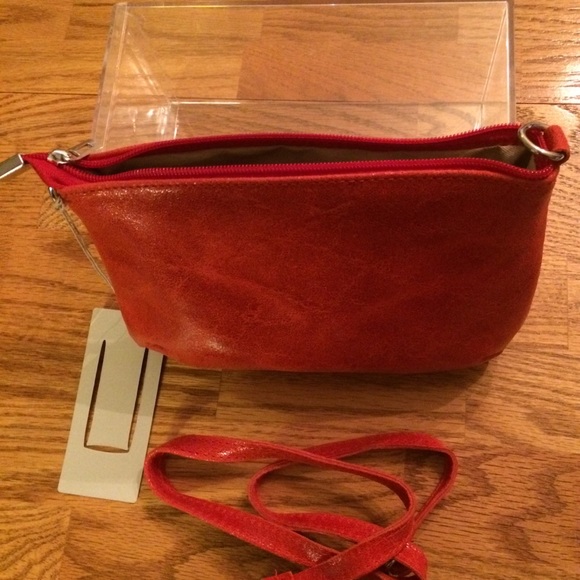 ❤️NWT Lisa Minardi Red Distressed Leather Purse❤️ - Picture 6 of 9